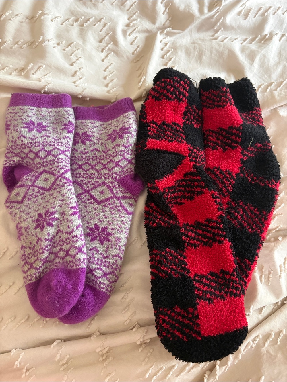 Cozy Purple Snowflake & Red Black Plaid Men's Fuzzy Socks - 2 Pack